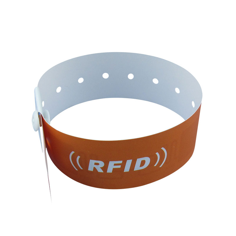 Wat is het verschil tussen RFID-polsbandjes en identificatiepolsbandjes?